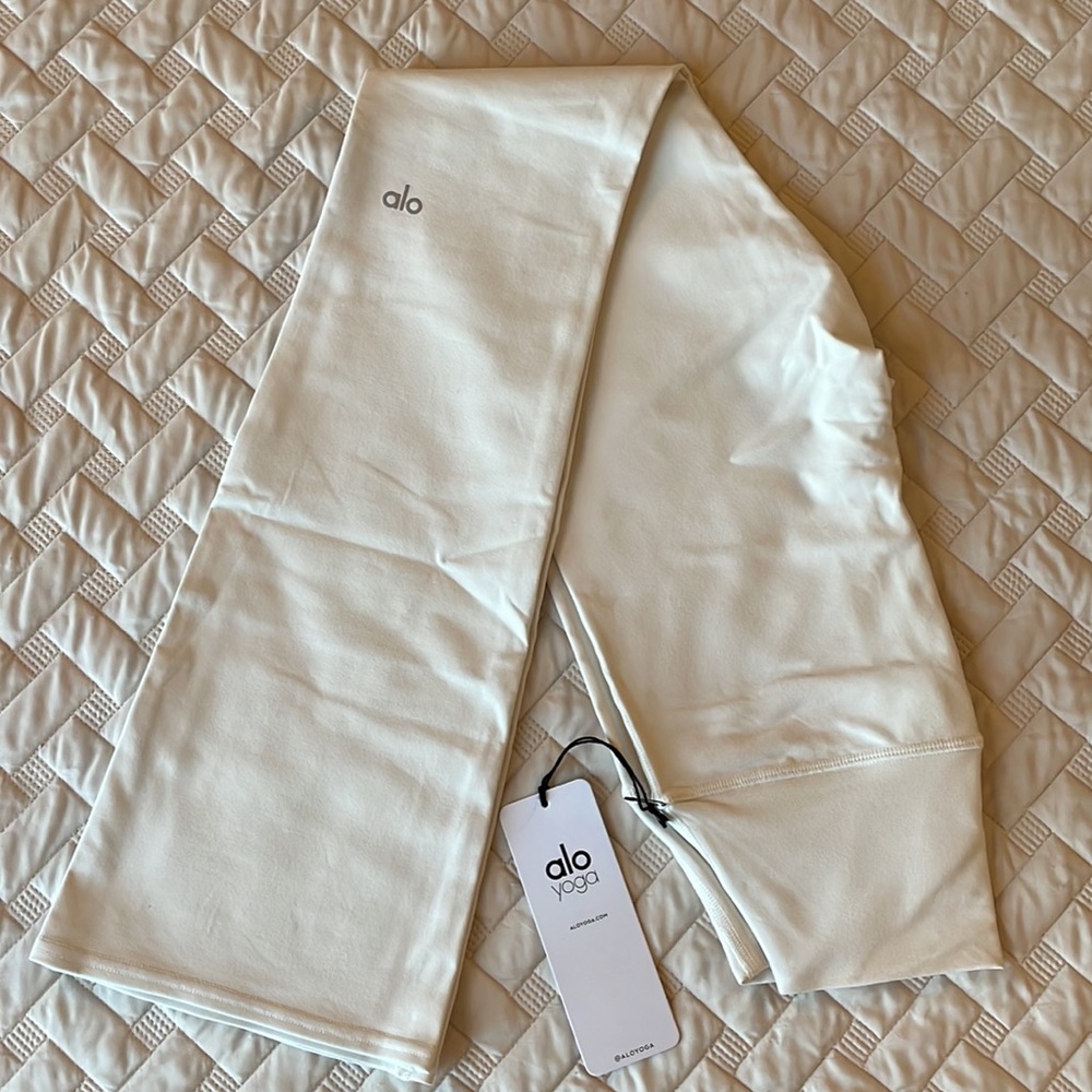 NEW Alo Airbrush flare legging XS